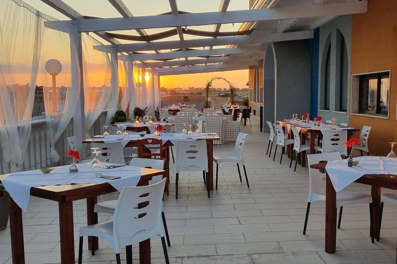 Hotel Palatinum ميتابونتو المظهر الخارجي الصورة