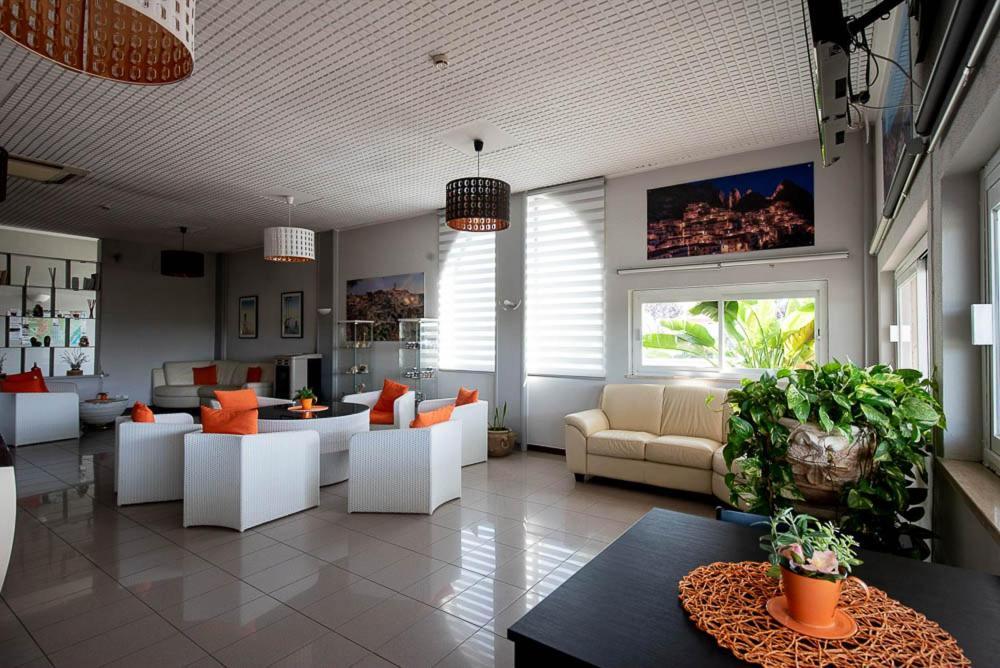 Hotel Palatinum ميتابونتو المظهر الخارجي الصورة