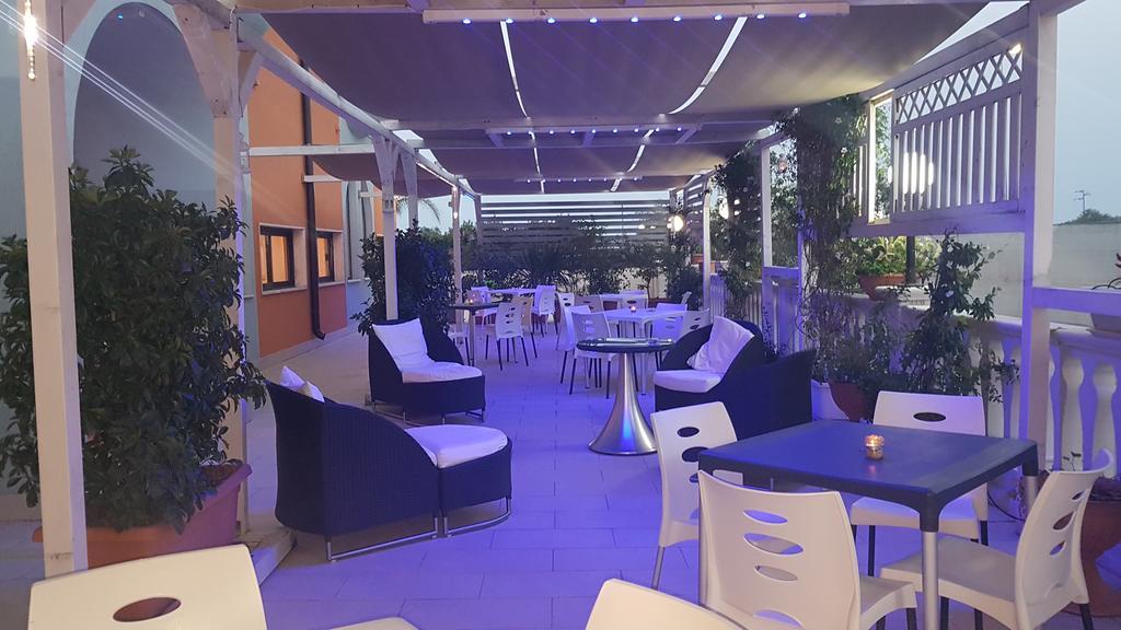 Hotel Palatinum ميتابونتو المظهر الخارجي الصورة